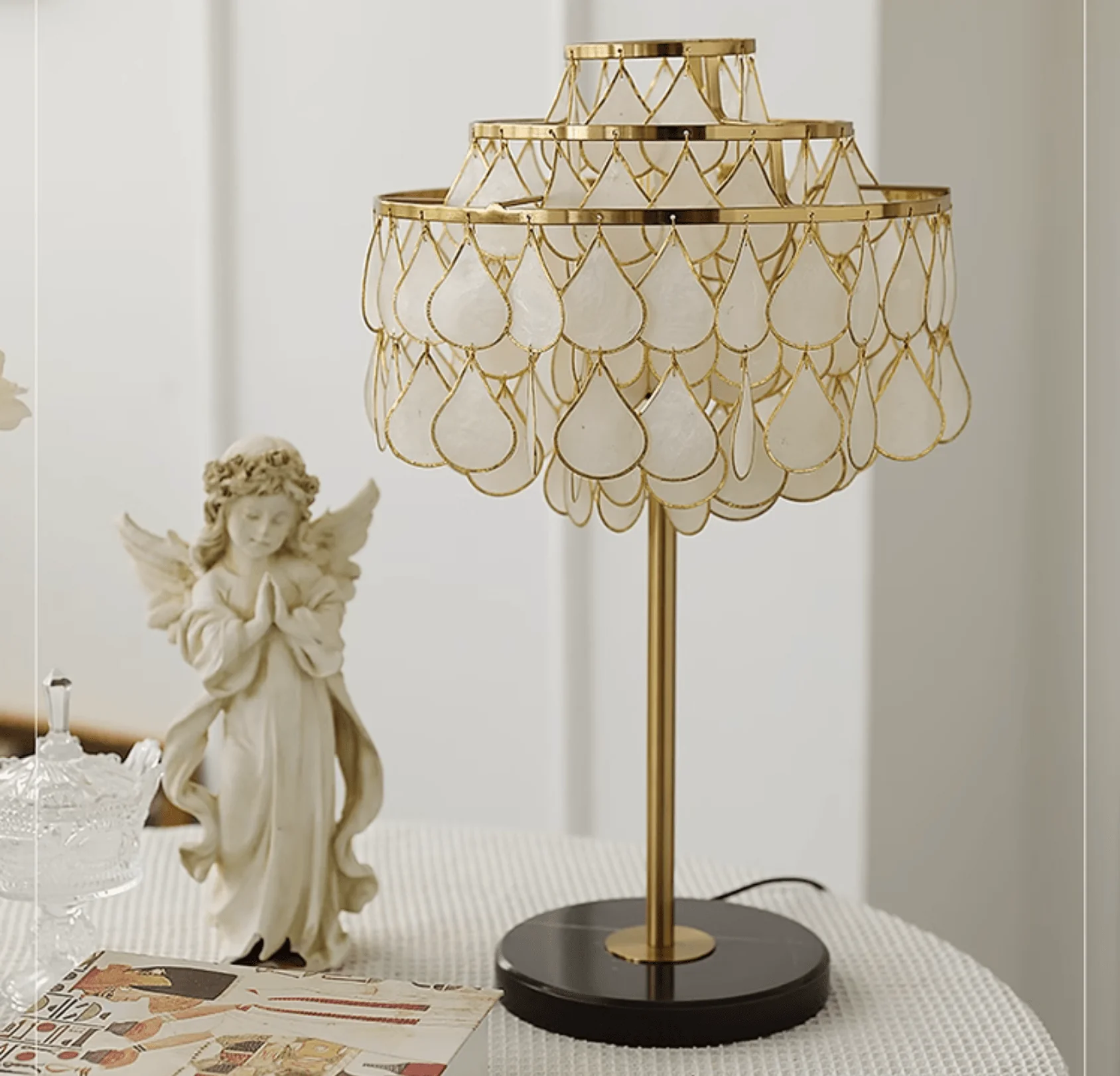 Teardrops Shell Table Lamp - Image 25