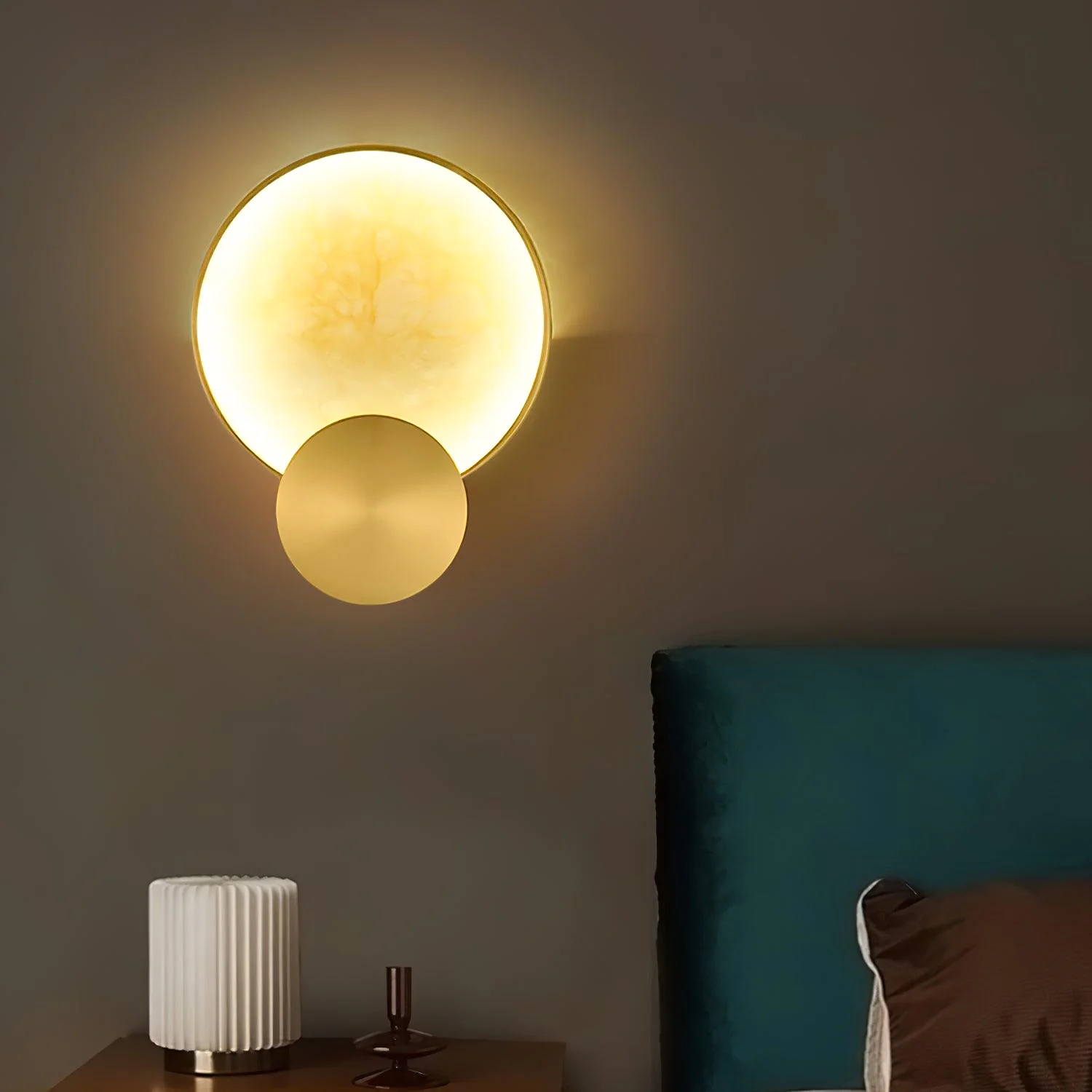 Terra Svet Alabaster Wall Lamp - Image 3