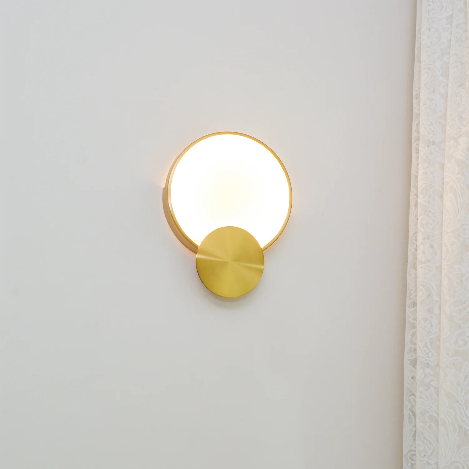 Terra Svet Alabaster Wall Lamp - Image 4