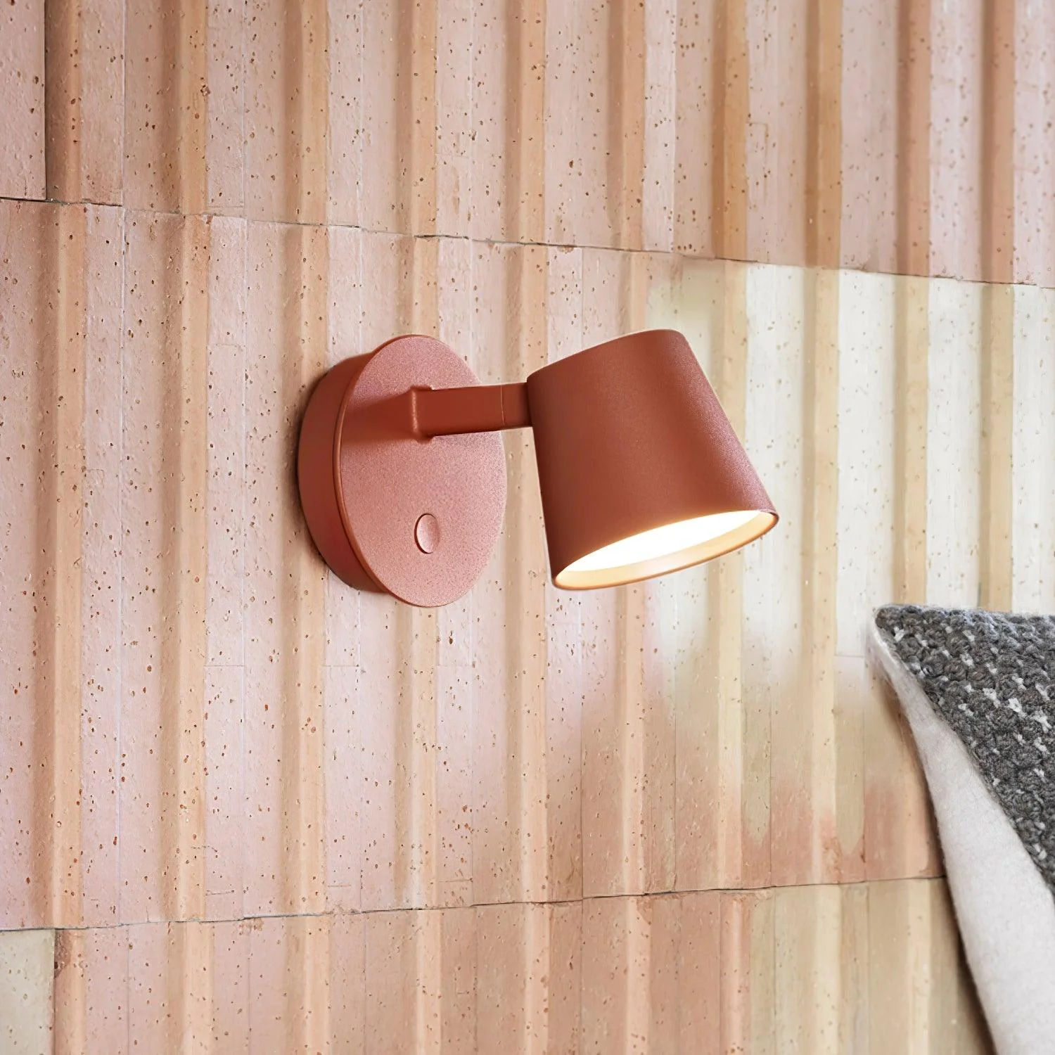 Core Wall Lamp - Image 3