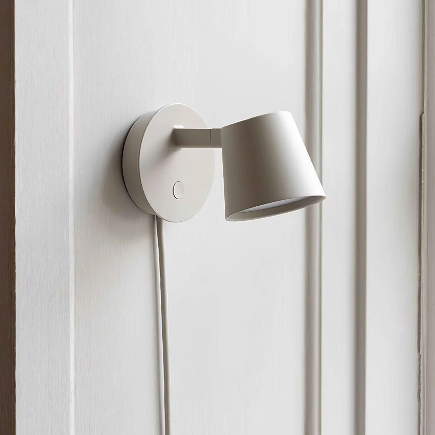 Core Wall Lamp - Image 4