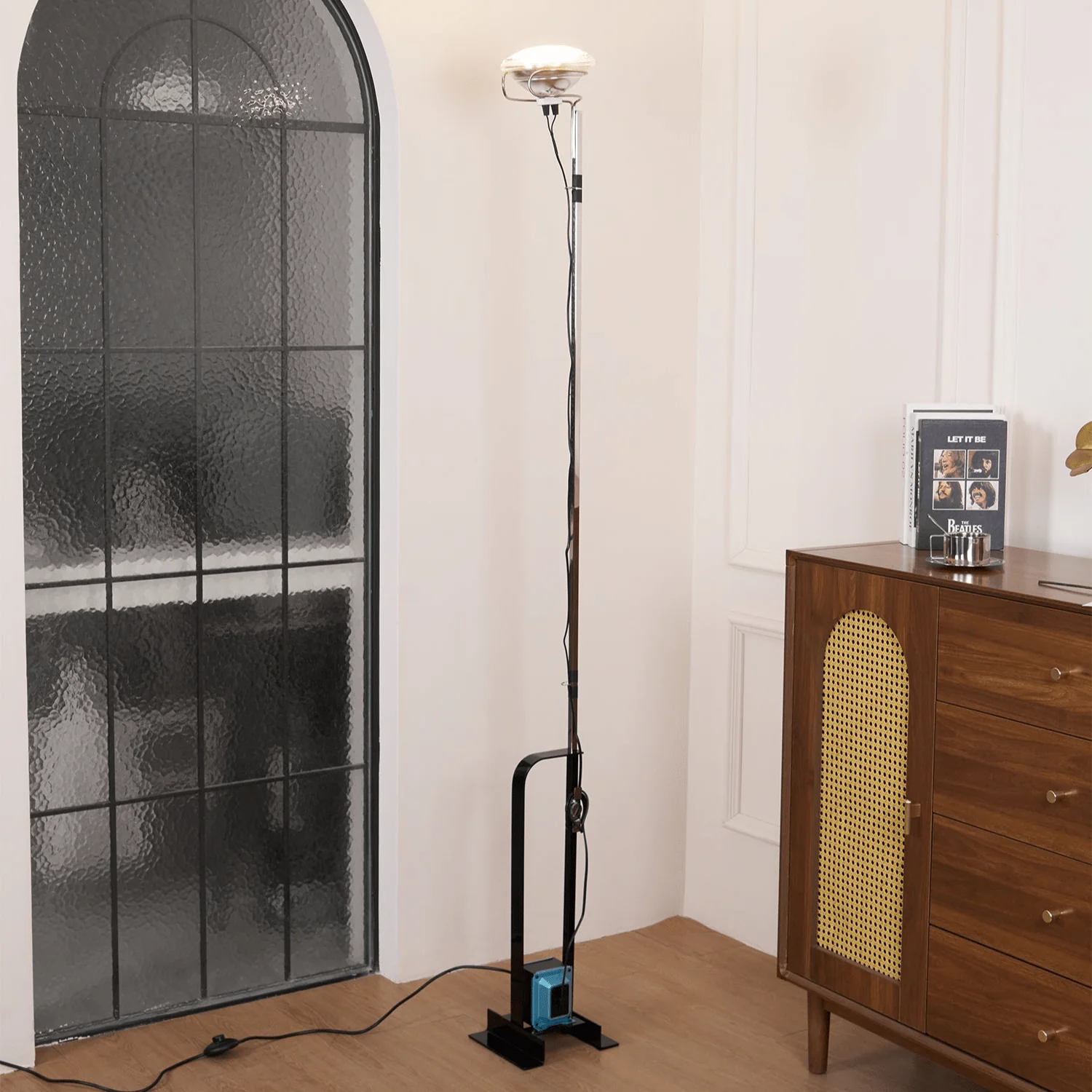 Toio Floor Lamp - Image 3
