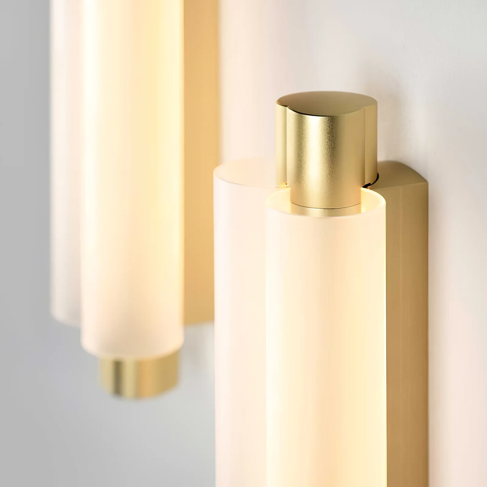 Trillium Wall Sconce - Image 33