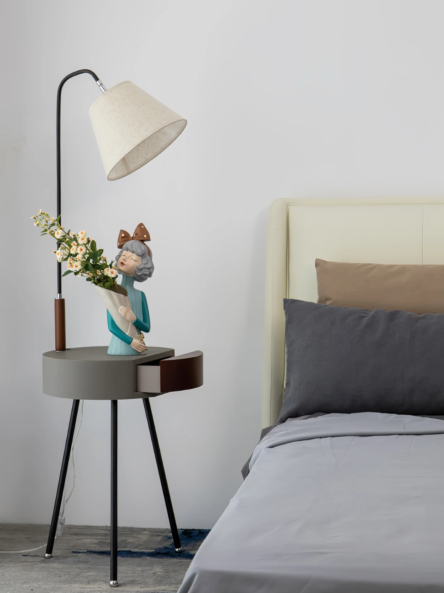 Tripod Fabric Floor Lamp - Image 17