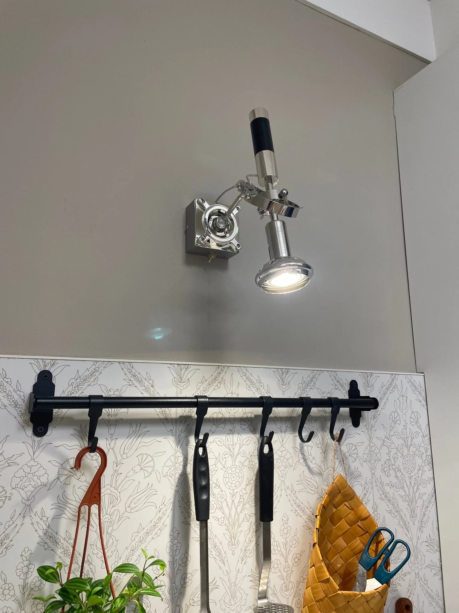 Urban Edge Wall Lamp - Image 13