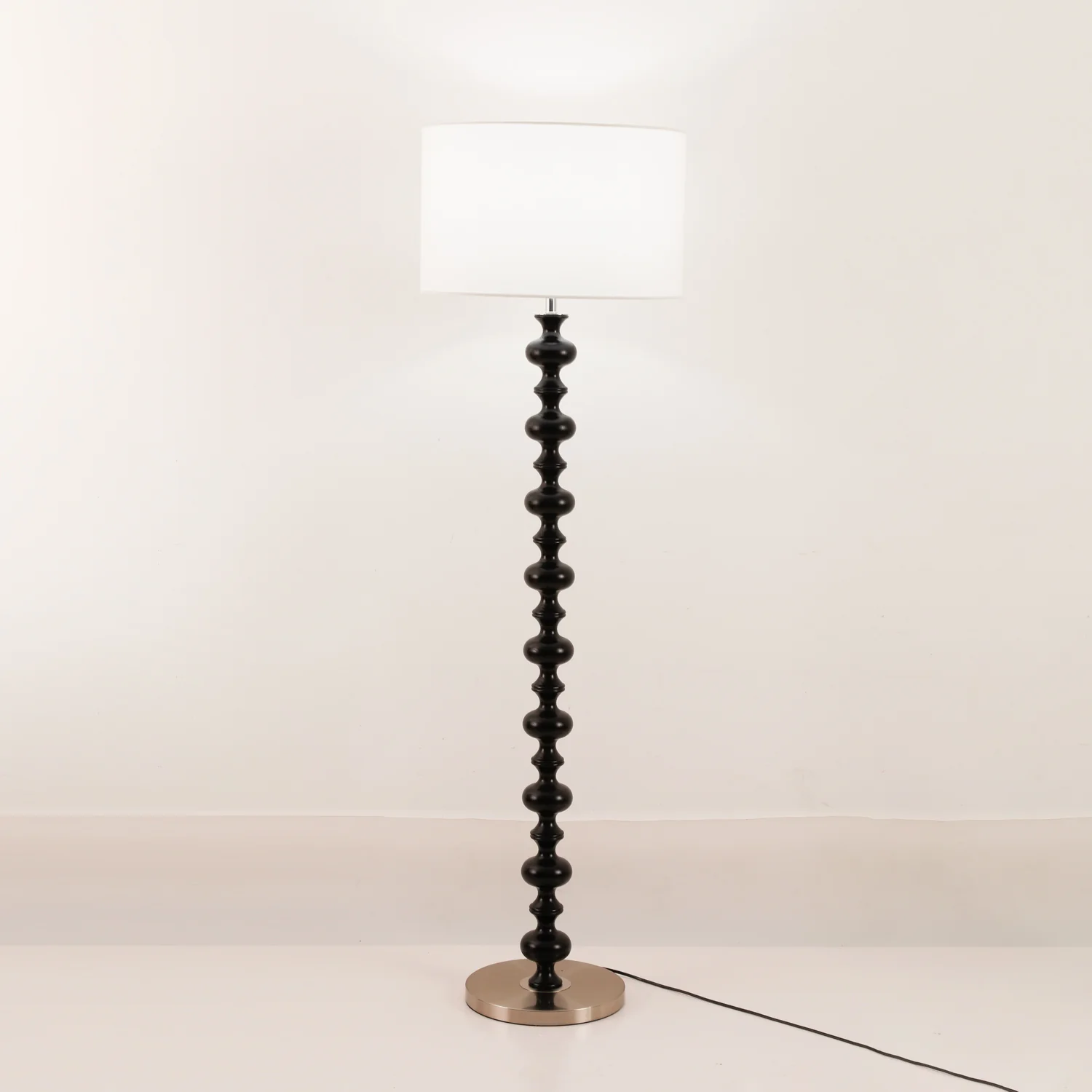 Vera Floor Lamp - Image 10