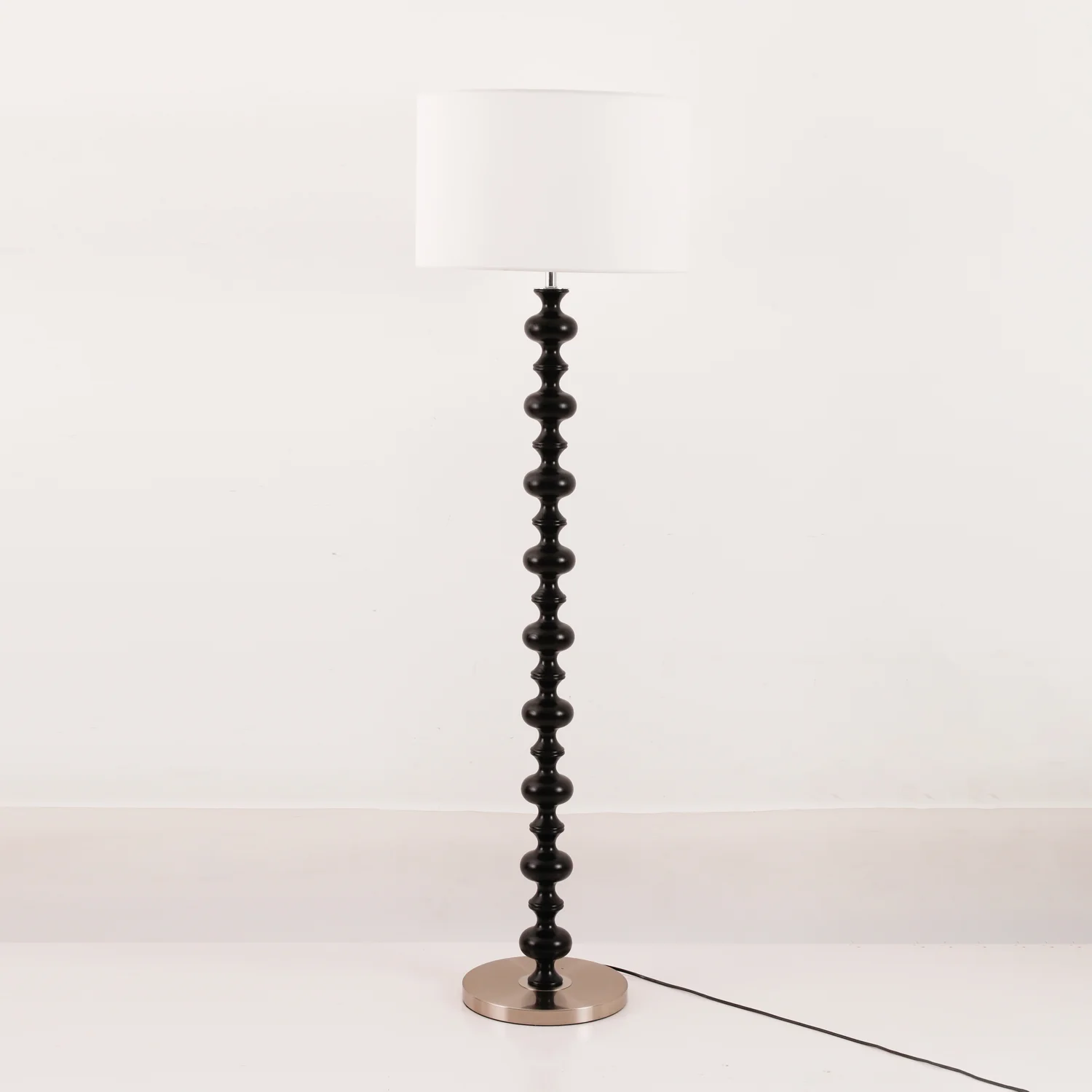 Vera Floor Lamp - Image 15