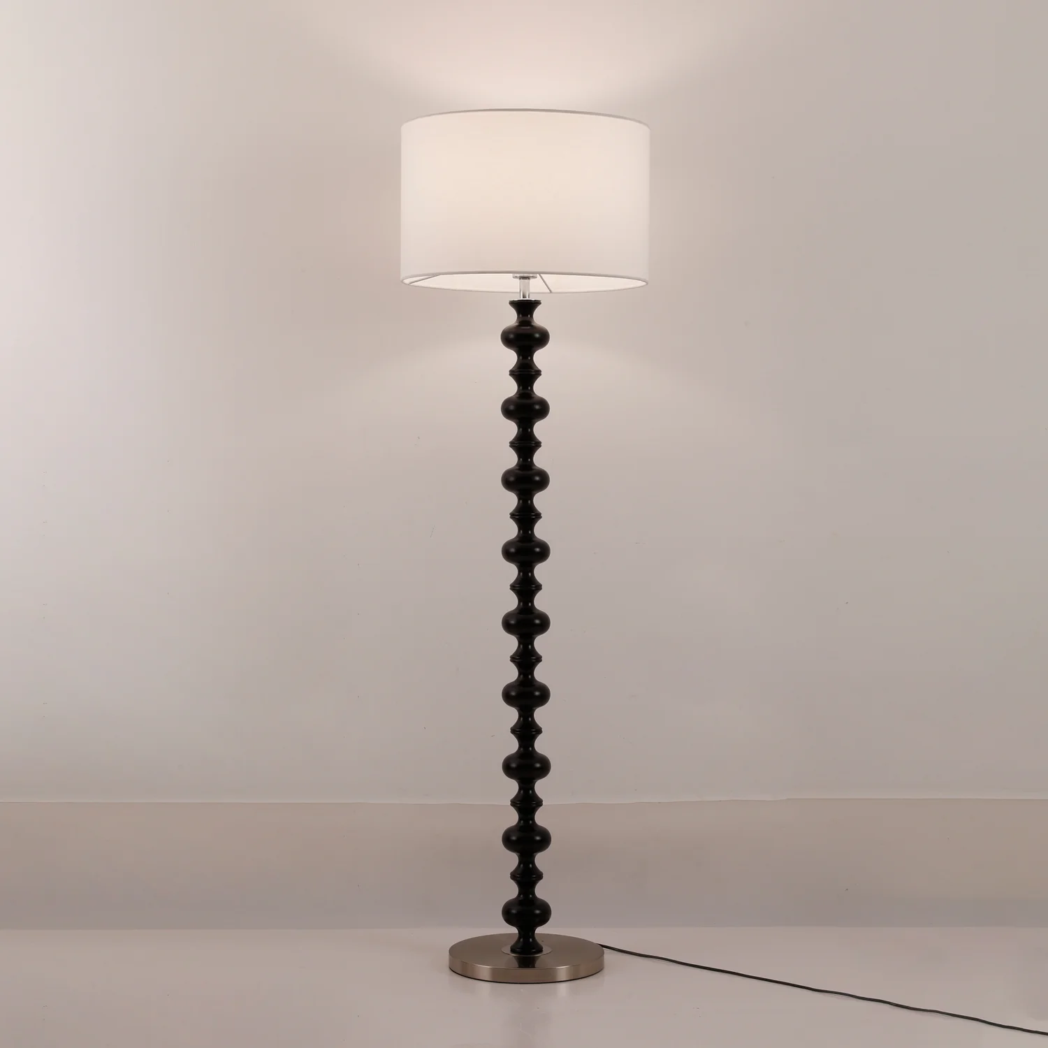 Vera Floor Lamp - Image 5