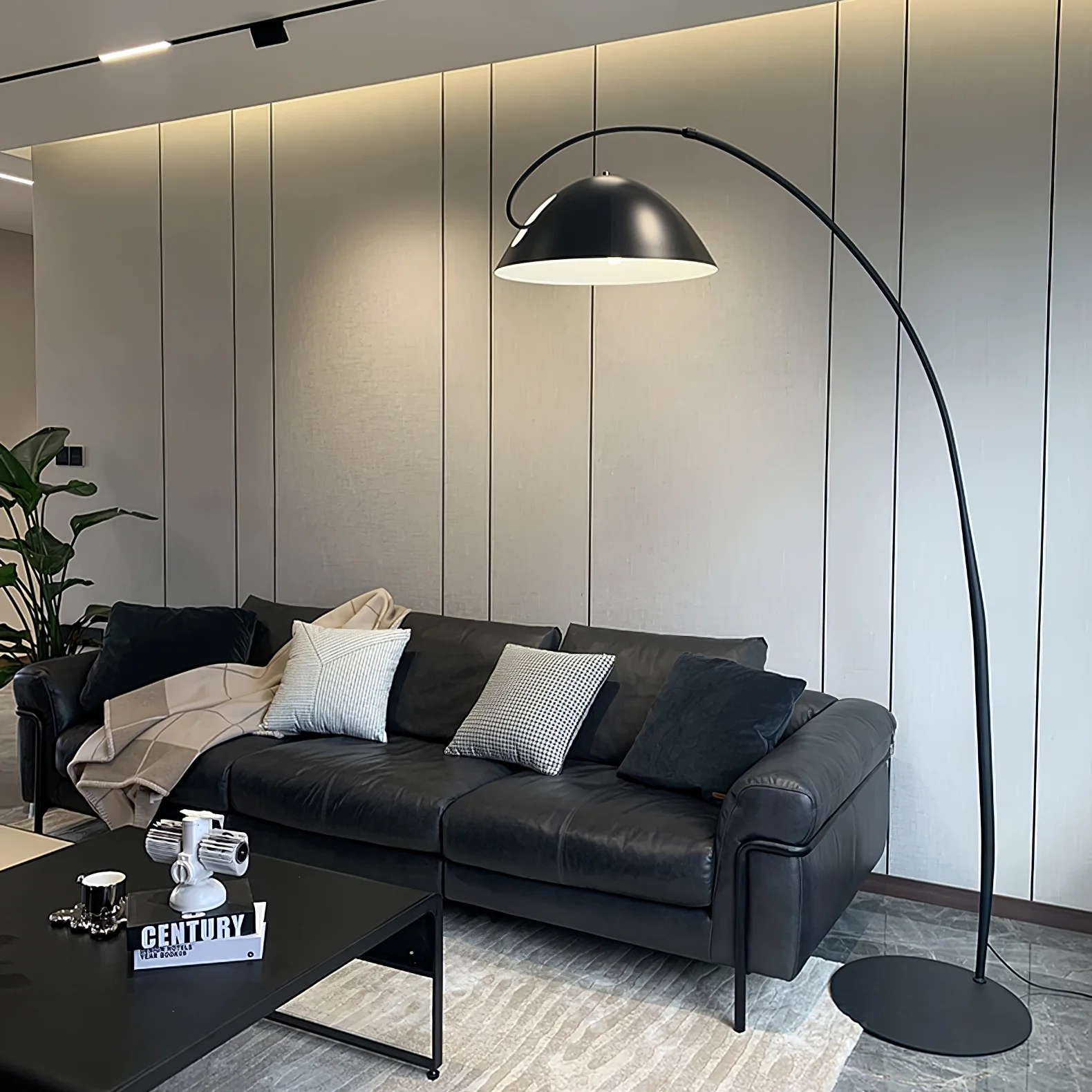 Verse Arc Floor Lamp - Image 9