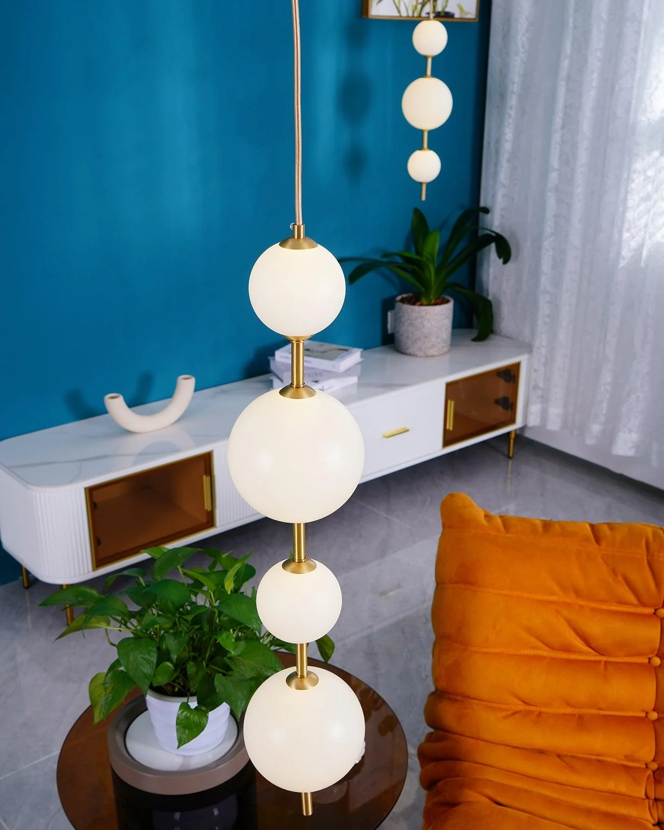 Vertical Globe Pendant Lamp - Image 18