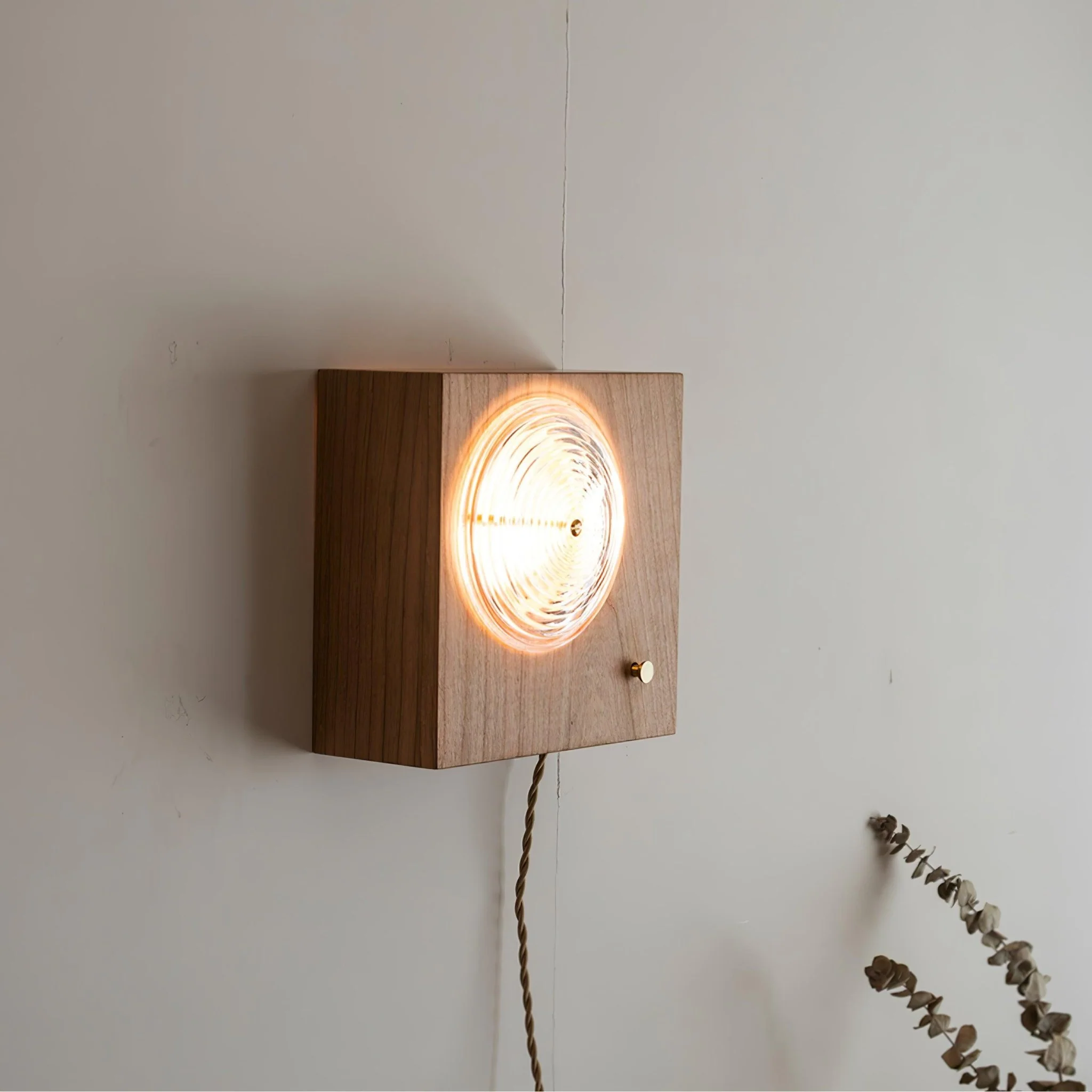 Vintage Camera Wall Lamp - Image 2