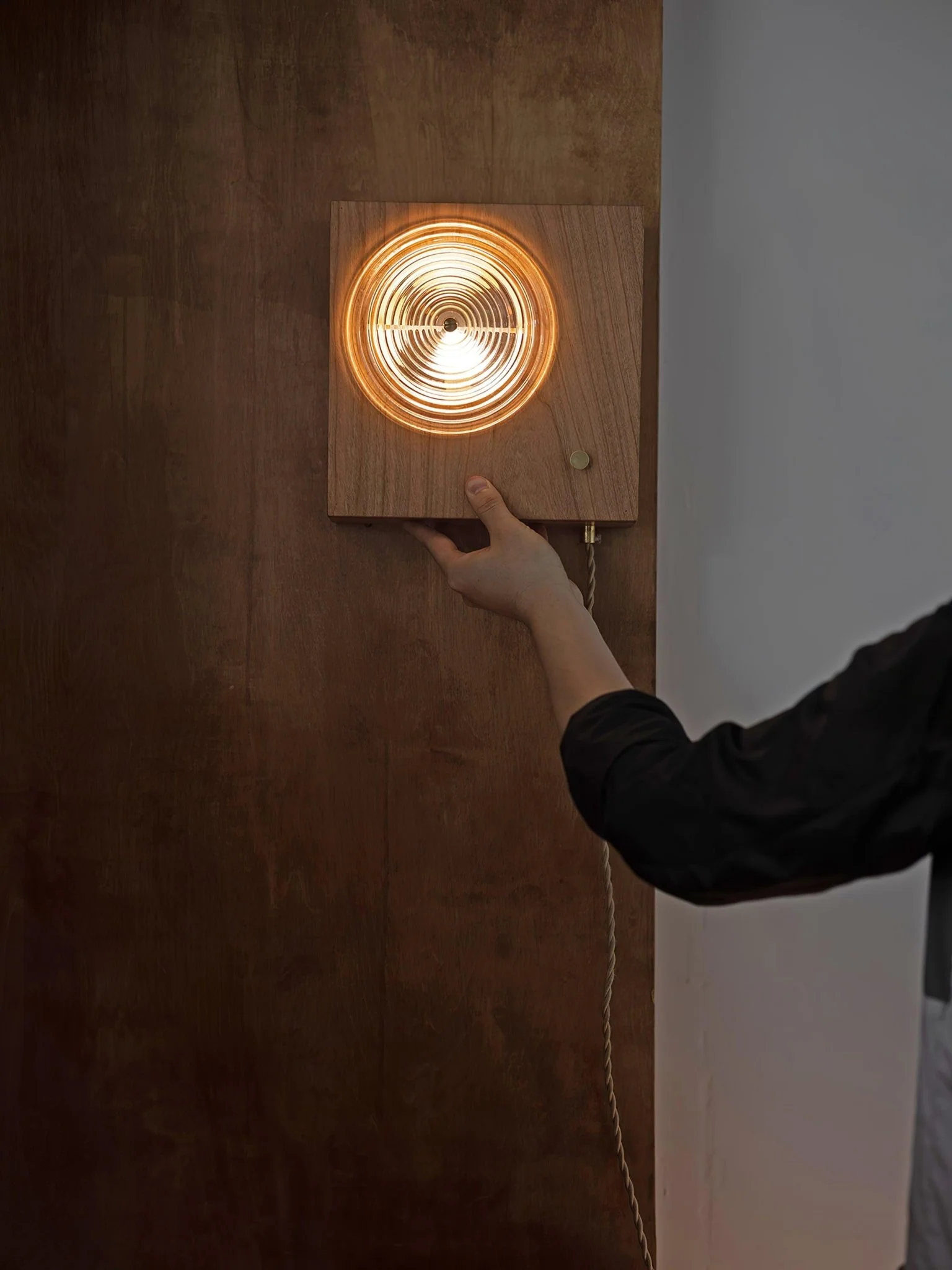 Vintage Camera Wall Lamp - Image 9