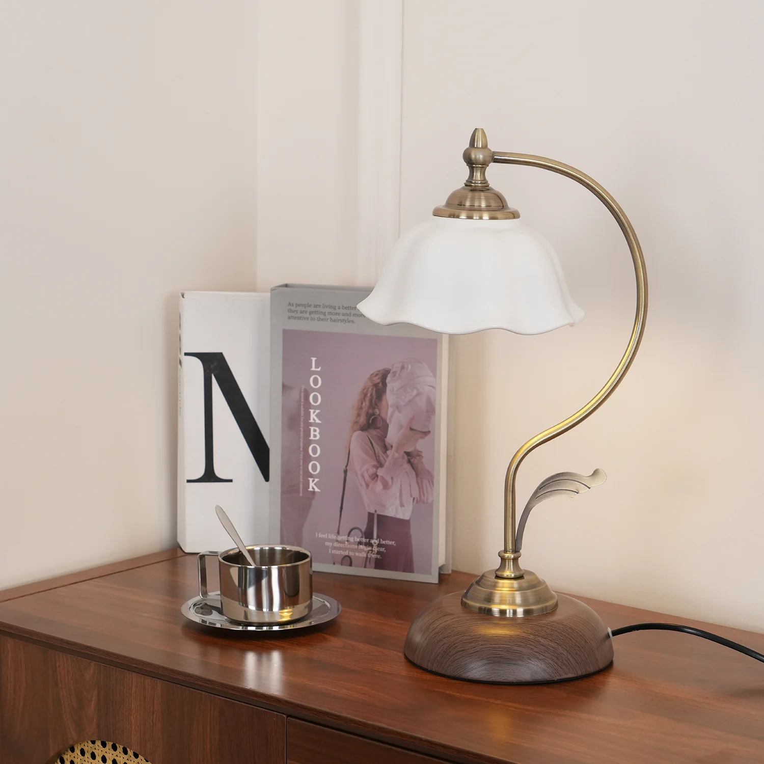 Vintage Laiton Table Lamp - Image 2