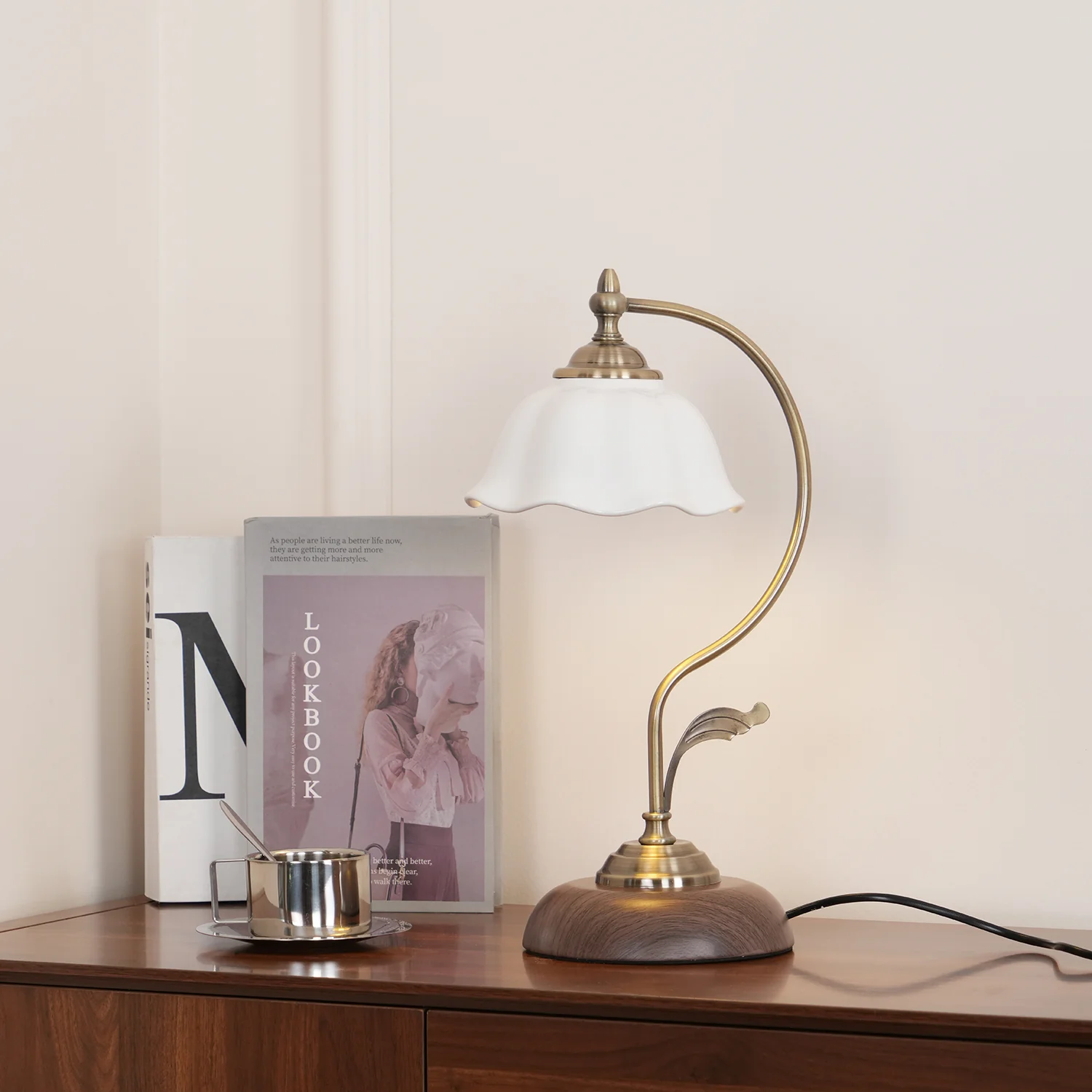 Vintage Laiton Table Lamp - Image 3
