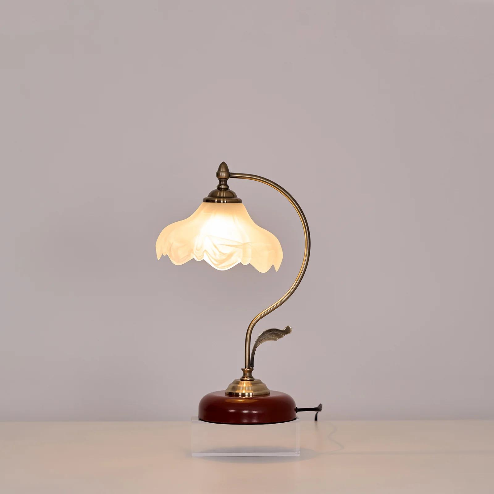 Vintage Laiton Table Lamp - Image 37