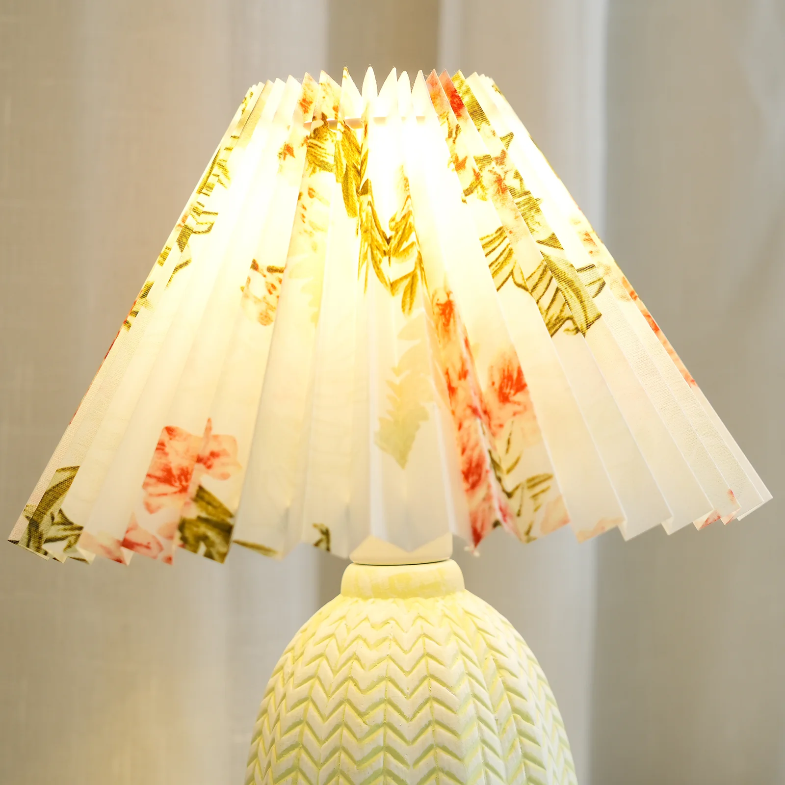 Vintage Pleated Table Lamp - Image 15