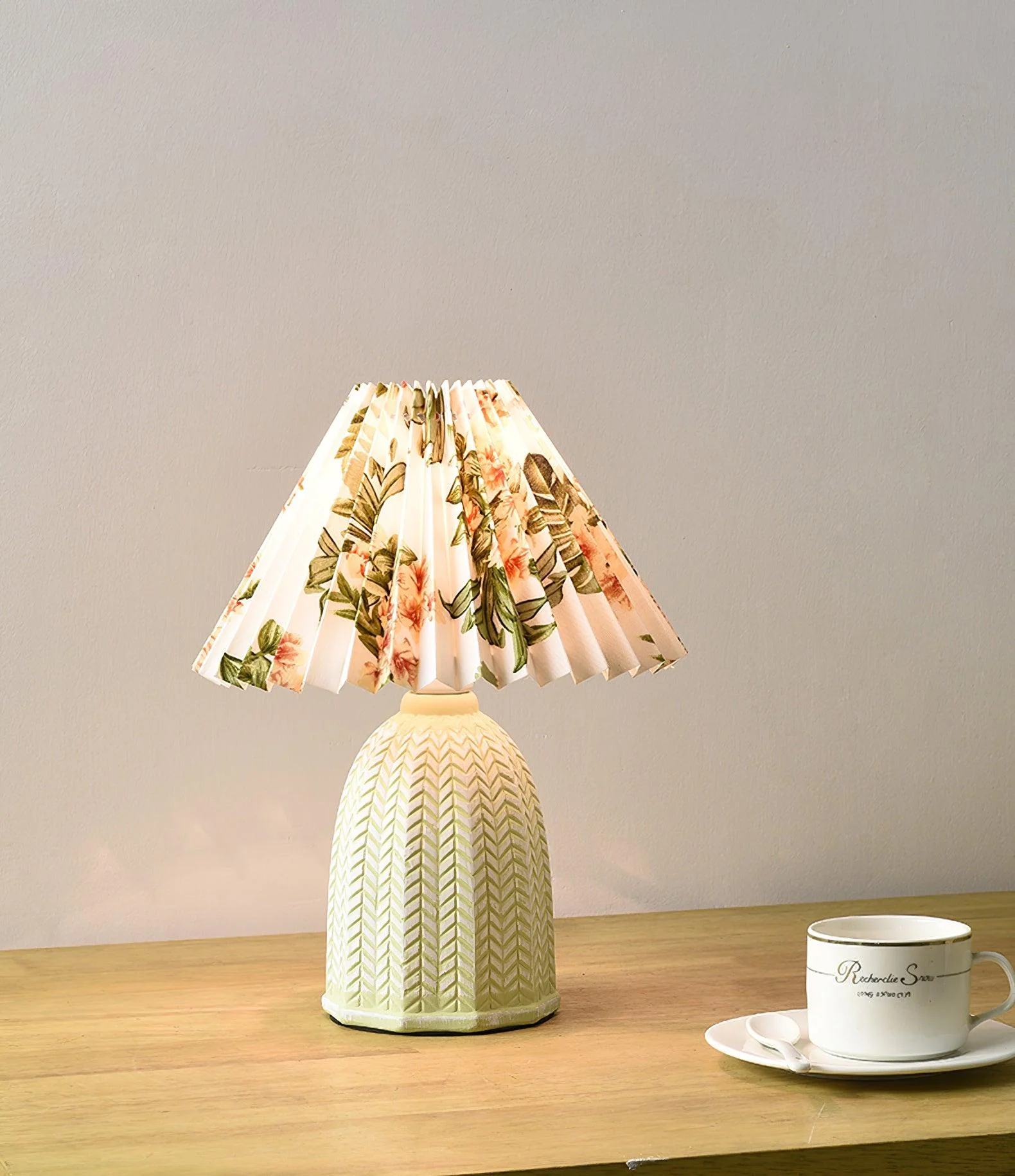 Vintage Pleated Table Lamp - Image 33