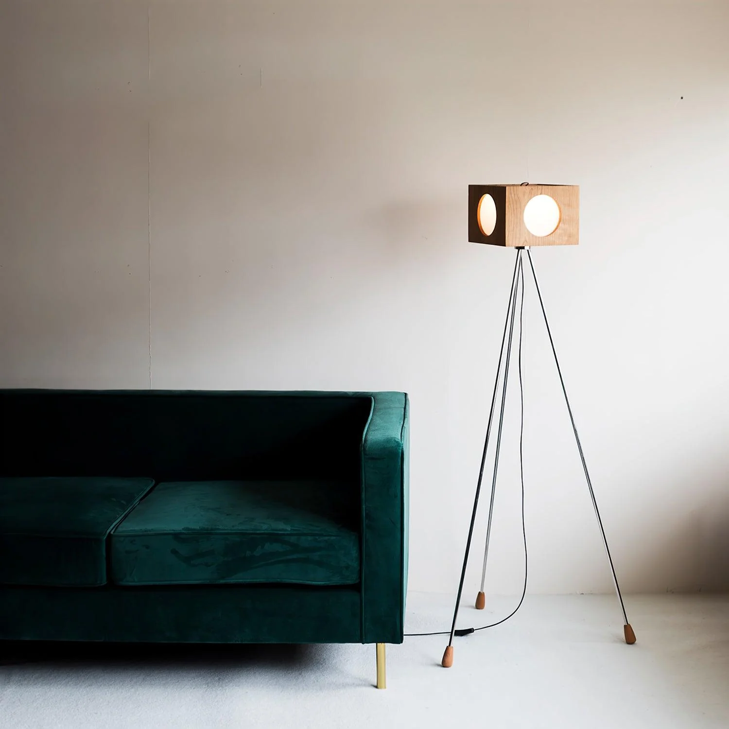 Vintage Tripod Camera Floor Lamp - Image 13