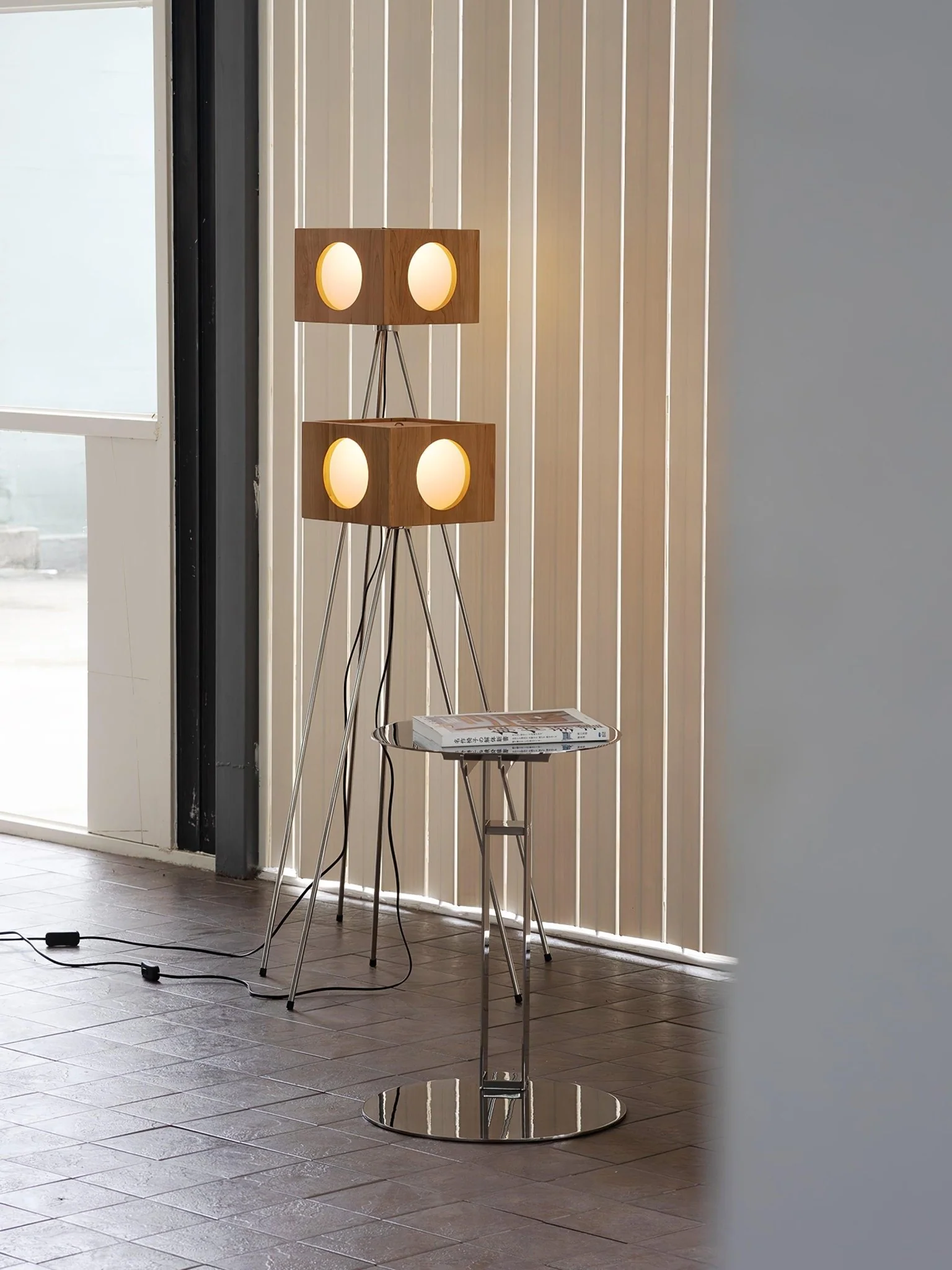 Vintage Tripod Camera Floor Lamp - Image 22
