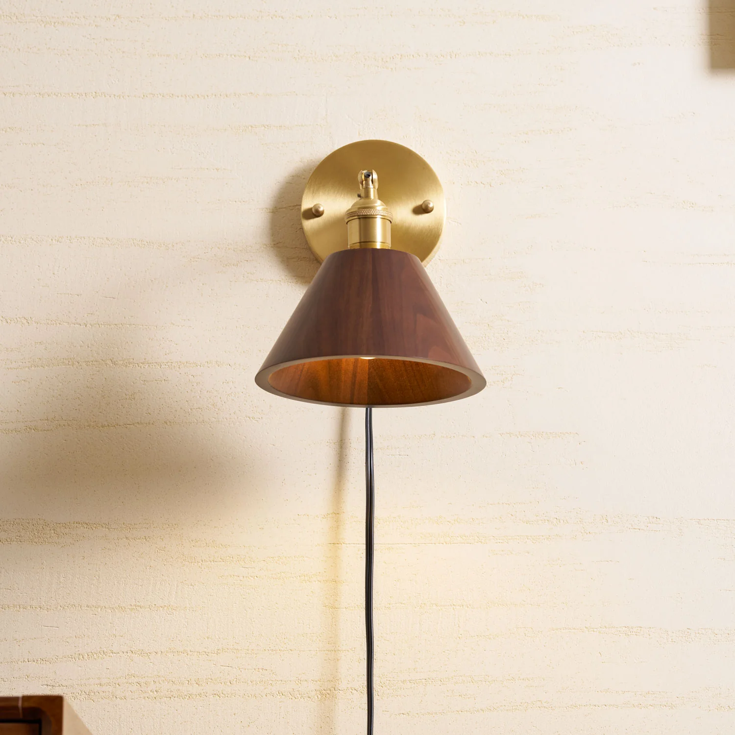 Vintage Wood Plug-in Wall Lamp - Image 4