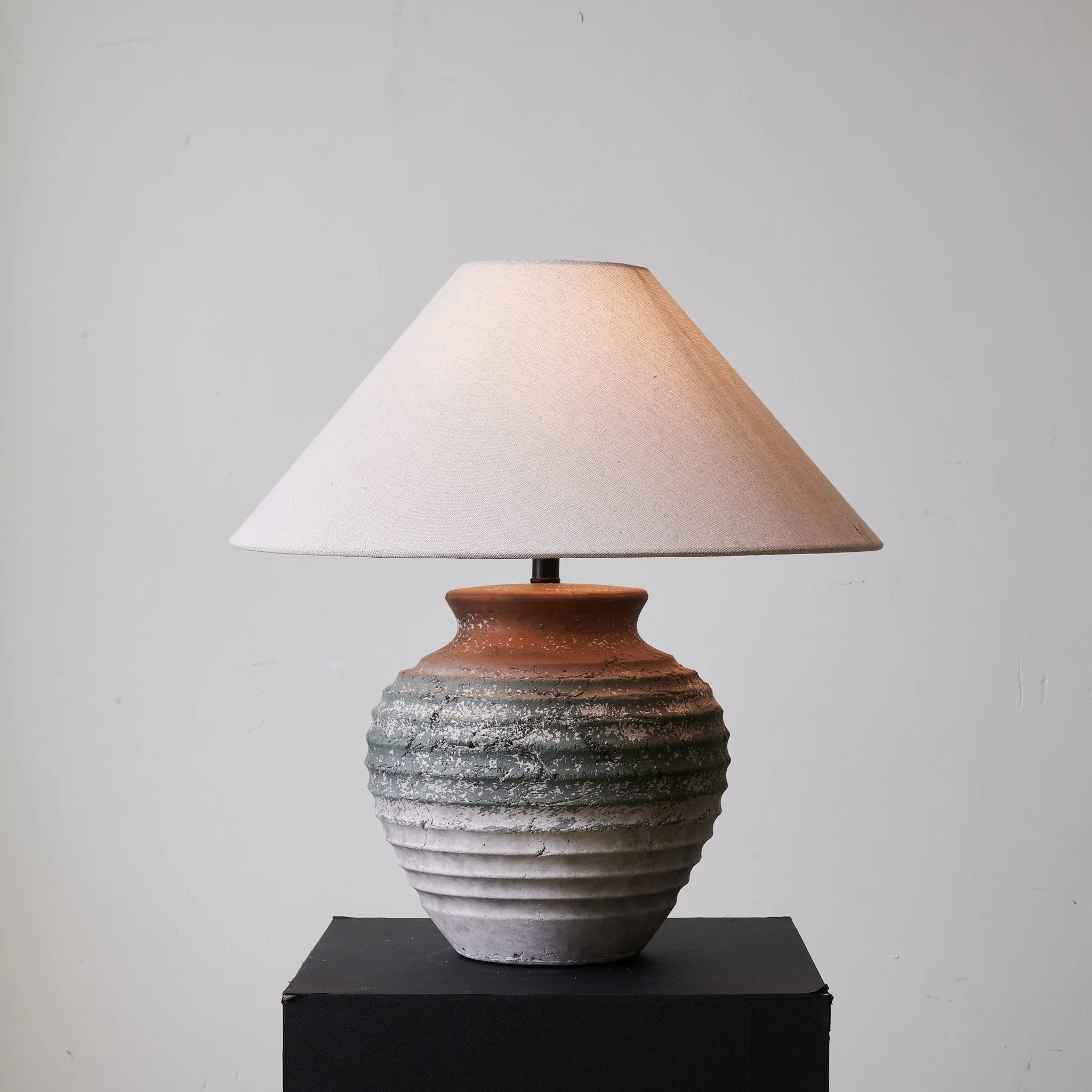 Volca Gradient Clay Table Lamp - Image 6