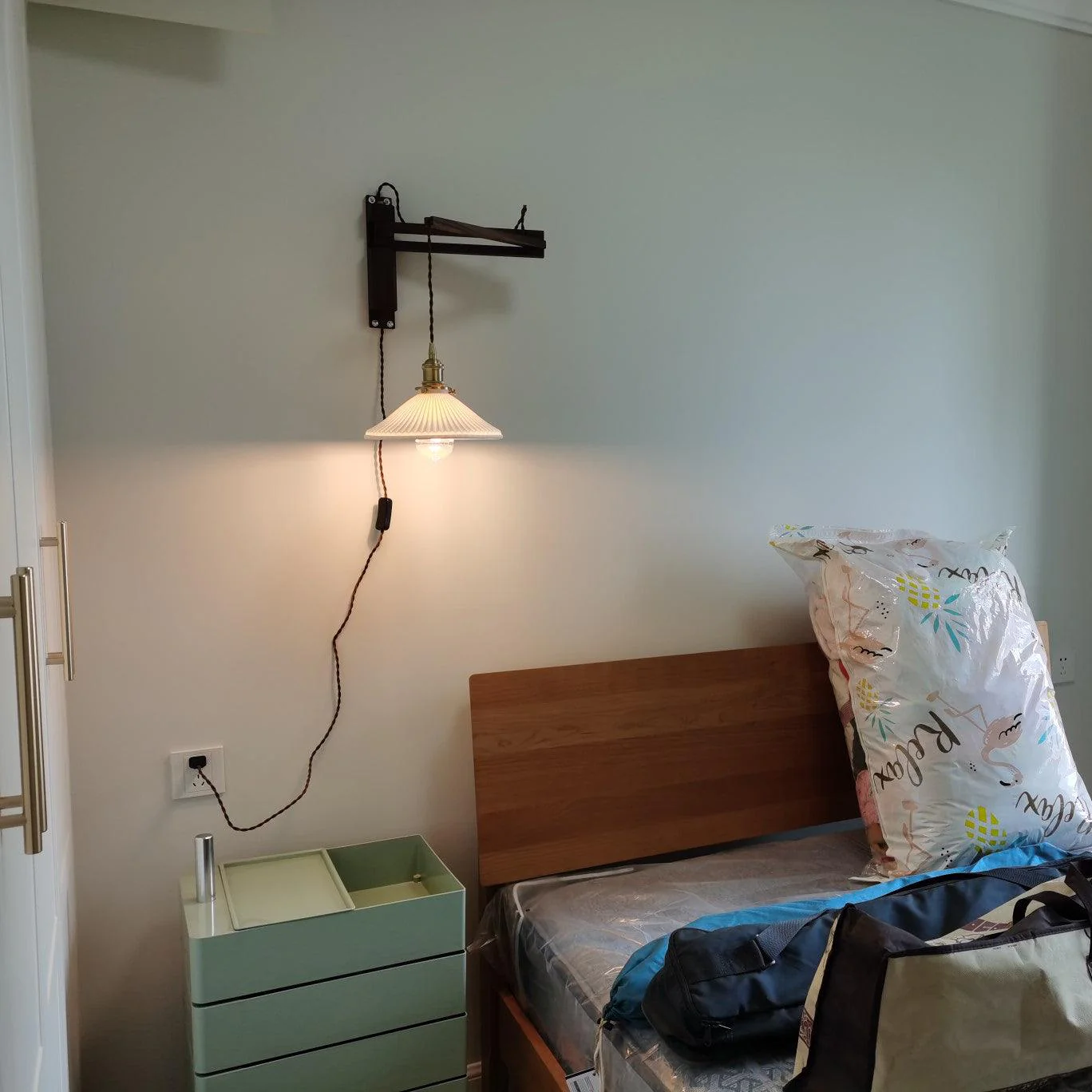 Walnut Telescopic Wall Lamp - Image 6