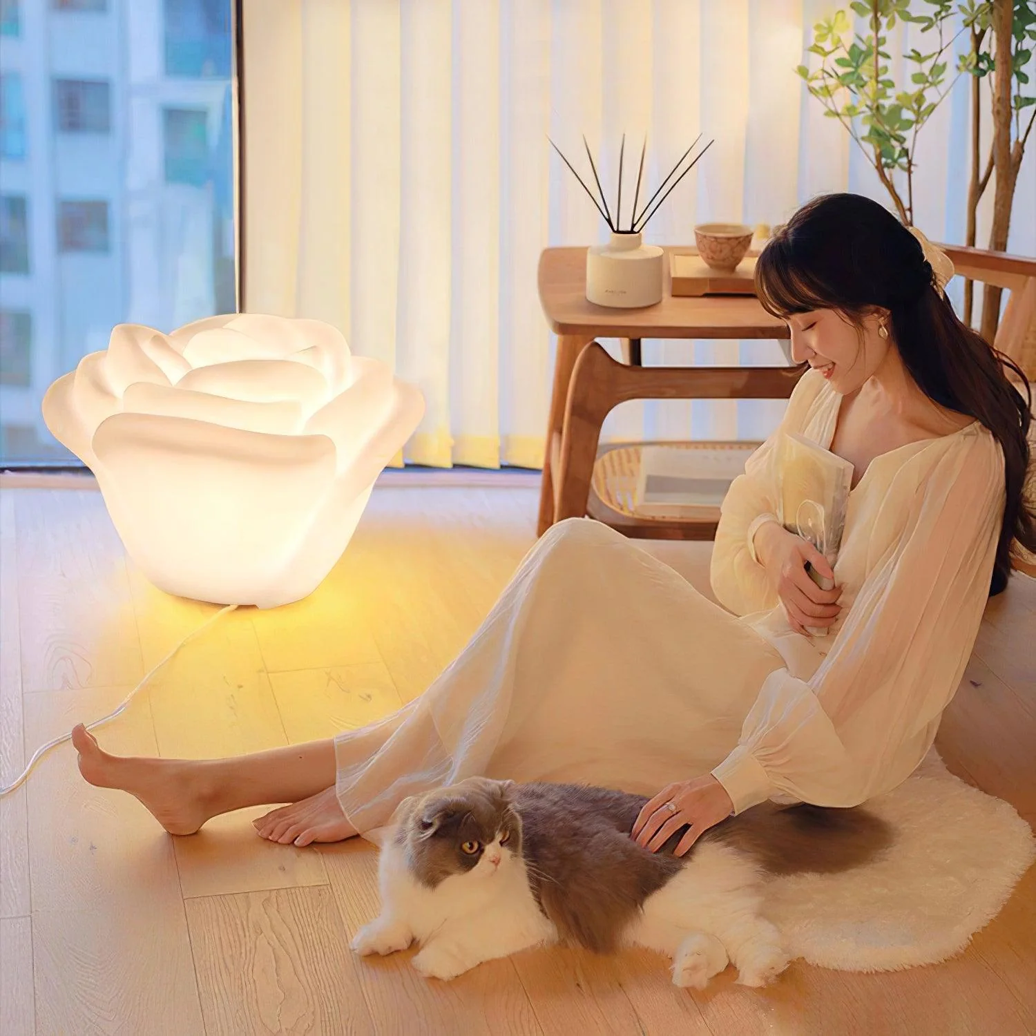 White Rose Shaped LED Table Lamp - Image 4