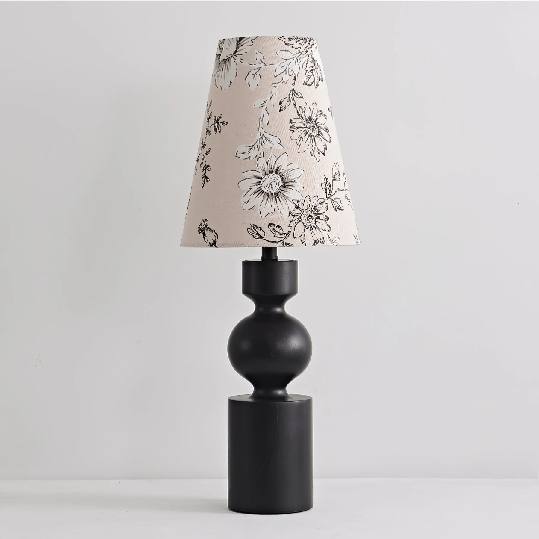 Wooden Flower Pattern Table Lamp - Image 12