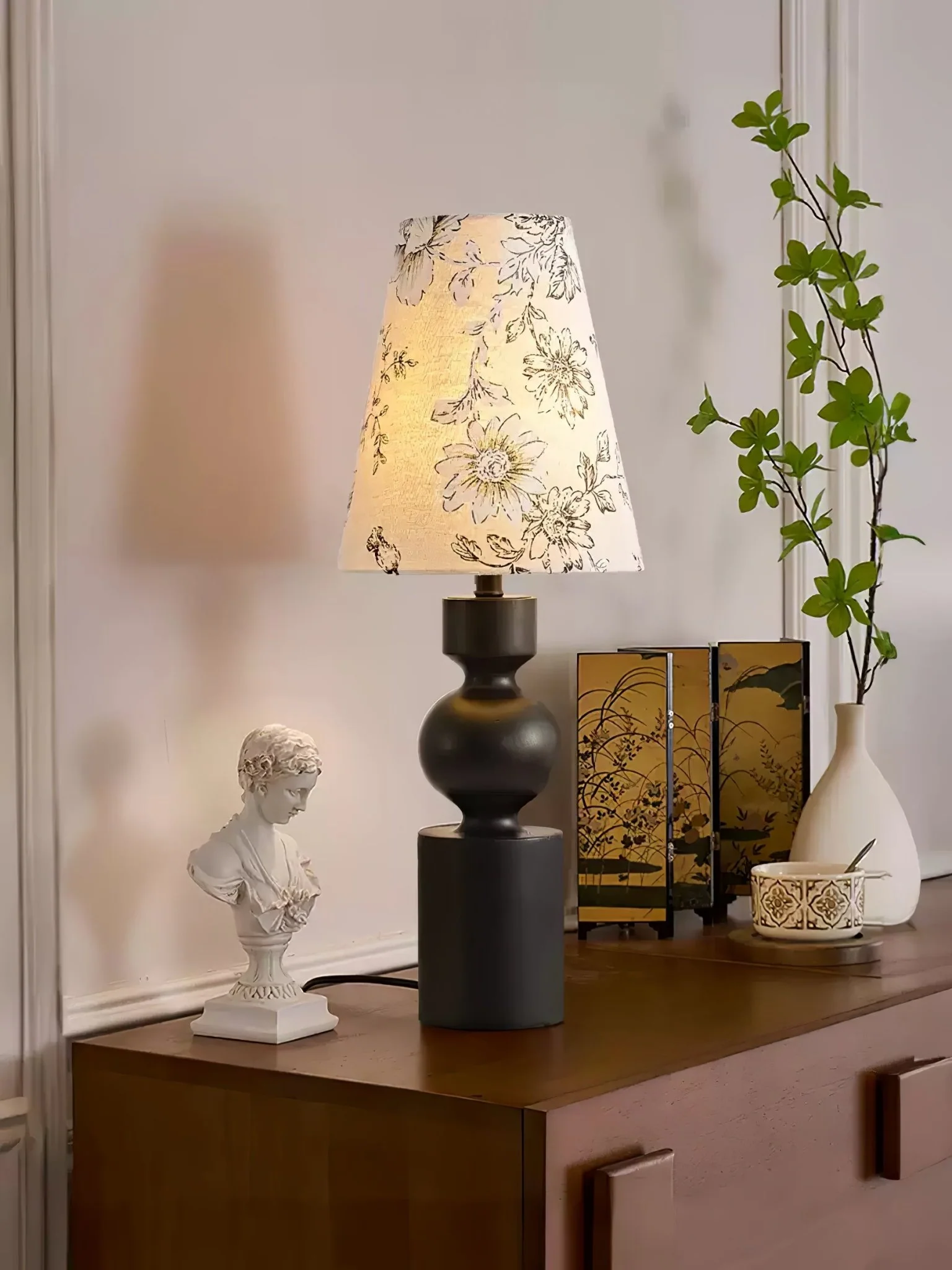 Wooden Flower Pattern Table Lamp - Image 4