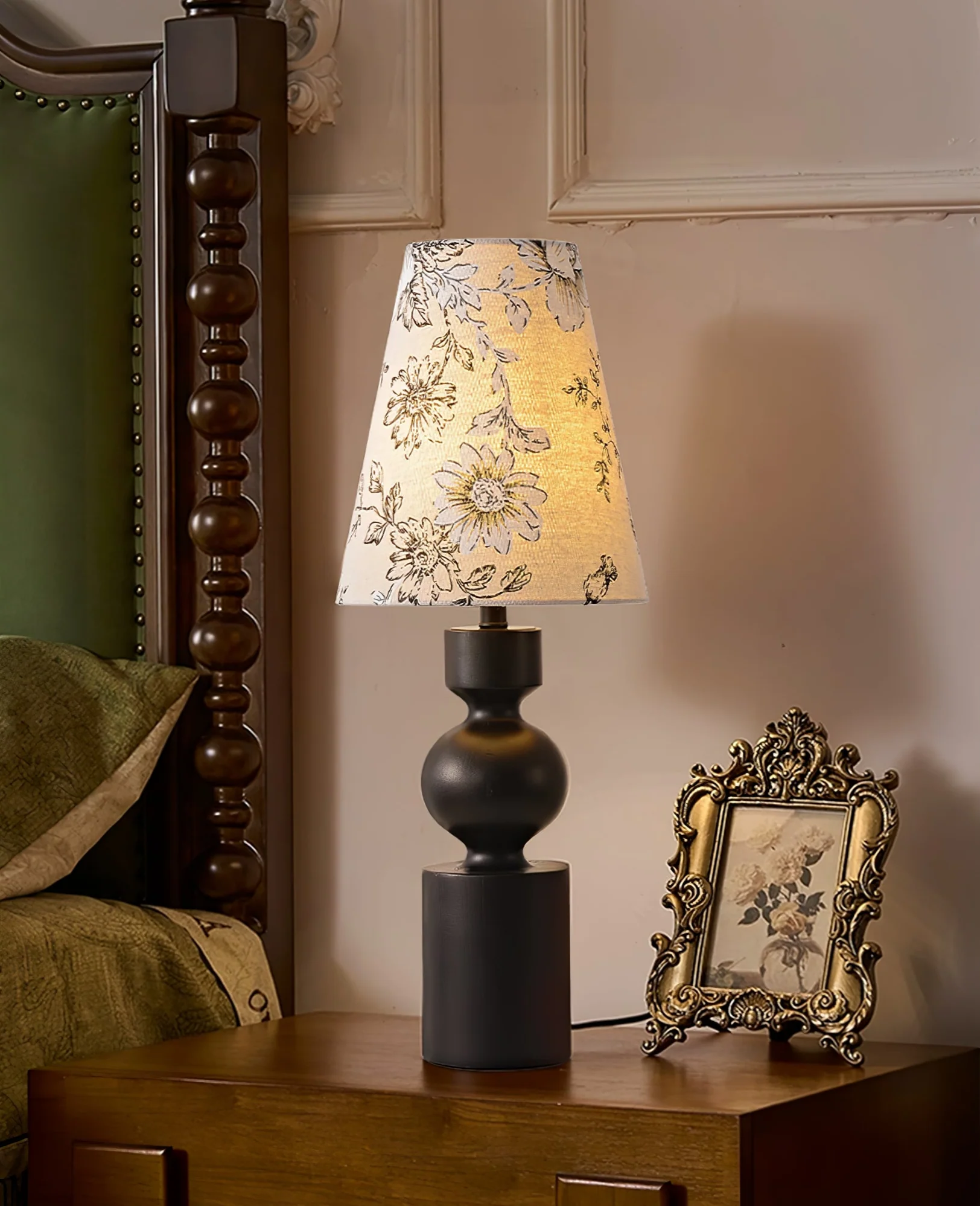 Wooden Flower Pattern Table Lamp - Image 9