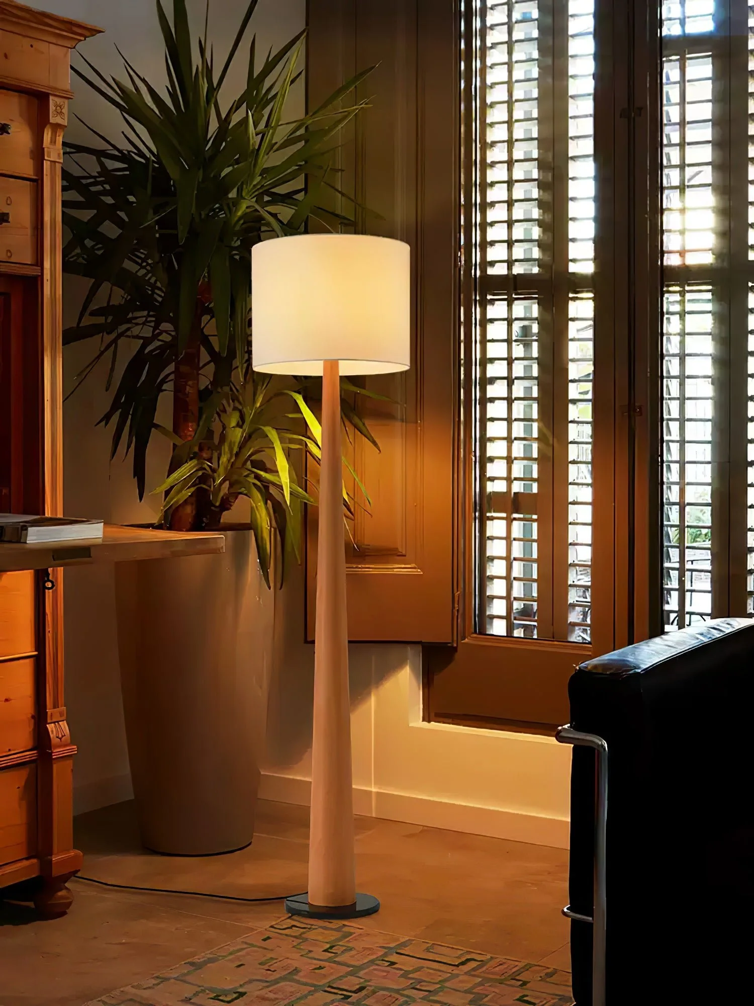 Zhanming Floor Lamp - Image 4